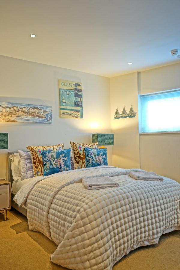 Apartamento Beach On The Doorstep Meridian Tower Marina Swansea Exterior foto