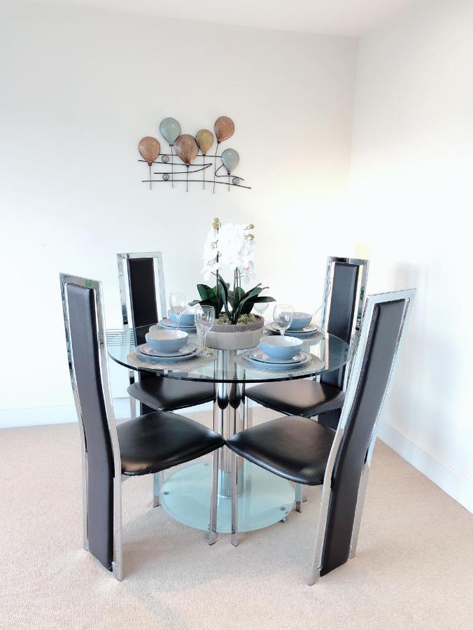 Apartamento Beach On The Doorstep Meridian Tower Marina Swansea Exterior foto