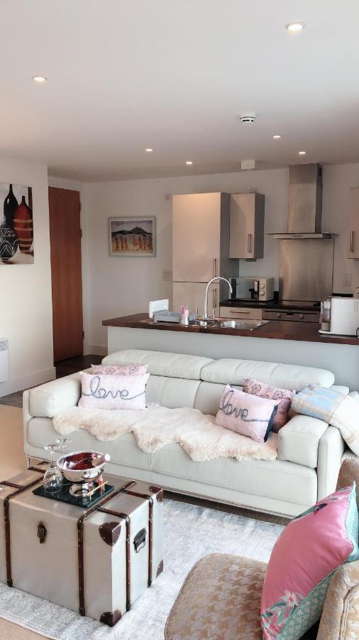 Apartamento Beach On The Doorstep Meridian Tower Marina Swansea Exterior foto